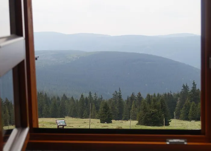 Schronisko Pttk Hala Szrenicka * Sklářská Poruba