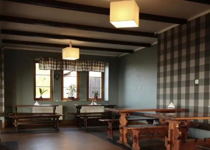 Schronisko Pttk Hala Szrenicka * שצ'קלארסקה פוראובה